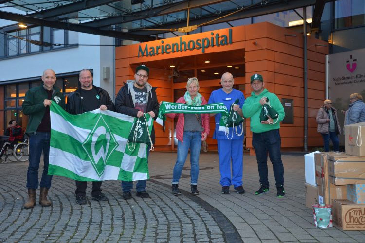 Dank an Lebensretter: Werder-Fanclub spendet für MHO-Mitarbeiter